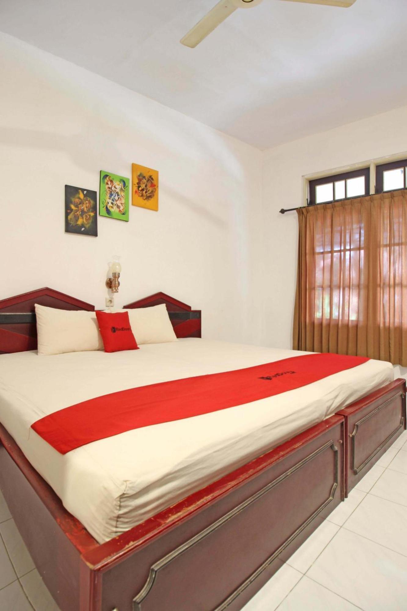 Reddoorz Near Pojok Beteng Prawirotaman Yogyakarta Exterior foto